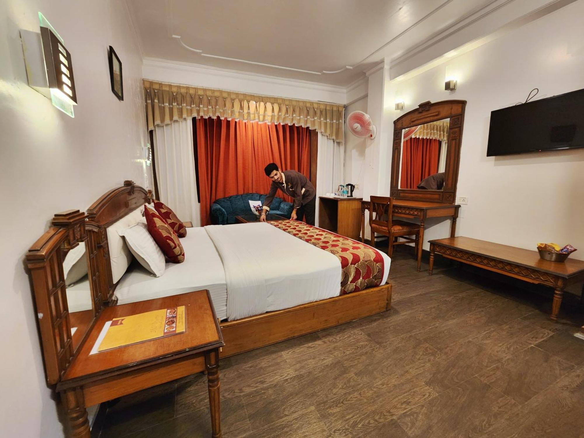 Hotel Surya Shimla Luaran gambar