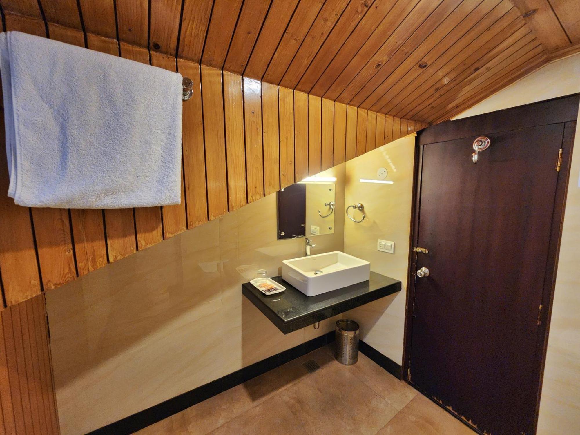 Hotel Surya Shimla Luaran gambar